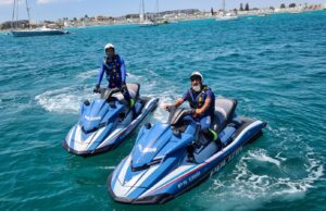 Golfo degli Angeli, al Poetto tornano le moto d’acqua della Polizia