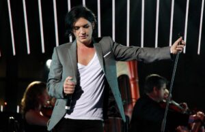 I Placebo insultano Meloni, lettera al sindaco Nanni Campus