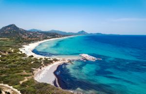 Col Suv in spiaggia a Costa Rei: multato turista ungherese