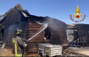 Fiamme in viale Monastir: intervento dei Vigili del Fuoco evita gravi danni