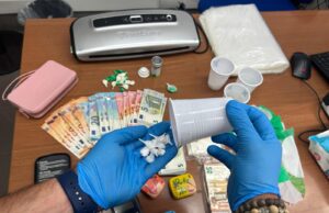 Cagliari, in casa la cocaina pronta per lo spaccio: arrestato 47 enne