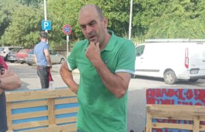 Emergenza sanità, attivista s’incatena al San Camillo di Sorgono