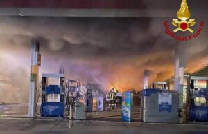 Distributore di Cagliari in fiamme: cinque arresti, sono mandanti ed esecutori