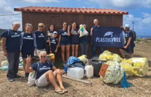 Stintino, raccolti 150 chili di rifiuti in spiaggia e in mare