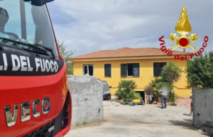 Esplosione in casa a Florinas: donna investita dalla fiammata