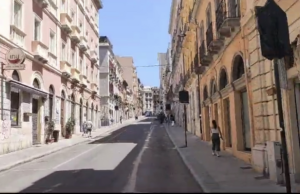 Cagliari, chiusura via Sassari porta il caos: via due parcheggi disabili | Video