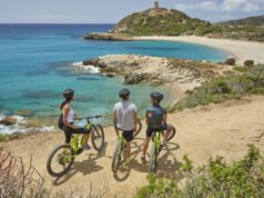 La libertà di pedalare tra i paesaggi incantevoli della Sardegna
