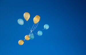 Stintino, vietato lanciare palloncini in aria: è un danno all’ambiente