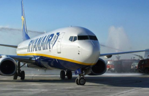 Copilota ha un malore in volo: aereo Ryanair dirottato a Cagliari
