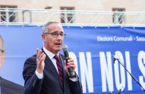 Aeroporti, fronte dei sindaci a favore della fusione Olbia-Alghero