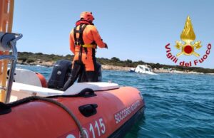 Finisce con la barca sulle secche di Punta Negra, salvato da altri diportisti