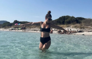 Emma Marrone è in Sardegna: gli scatti dell’artista pop a Tavolara