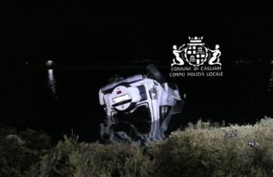 Tragedia a Macchiareddu: l’auto si ribalta e finisce nello stagno, una vittima