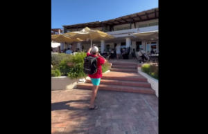 Porto Cervo, Metroman cacciato dai bar della piazzetta