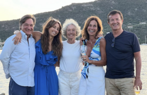 Vacanze sarde per le sorelle Parodi (e mariti) nel Golfo di Marinella