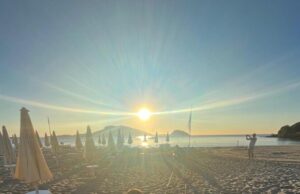 Golfo Aranci, occupano la spiaggia con uno stabilimento: denunciati i titolari