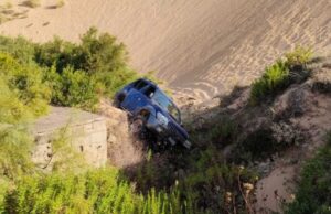 Con il fuoristrada sulle dune di Arbus, perde il controllo e si insabbia