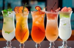 Spritz e Negroni i cocktail preferiti, nell’Isola si beve ‘Sex on the beach’