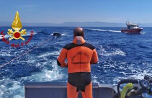 Gommone rischia di prendere fuoco nel Golfo di Cagliari: salvati i due occupanti