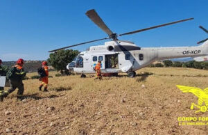 Fiamme in una stalla a Elini: interviene l’elicottero della Forestale