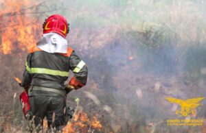 Ancora fiamme nell’Isola: due incendi divampano in contemporanea
