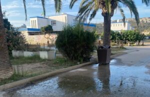 Perdita d’acqua al Poetto di Cagliari, la denuncia di una residente