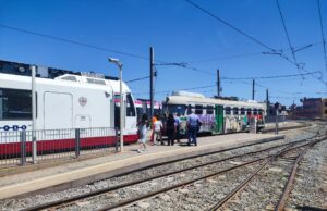 Paura sul treno per Mandas, il mezzo esce dai binari e blocca la linea