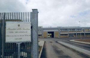 Carcere di Uta, la polizia scopre 8 cellulari all’interno della struttura