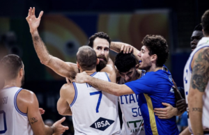 Abbracci e lacrime: con la Slovenia, l’ultima partita di Gigi Datome