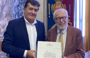 Il giornalista Paolo Guzzanti ricevuto da Tocco al Comune di Cagliari