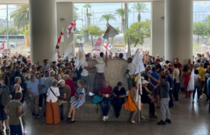 No all’Eolico, comitati in corteo: “Pignoriamo il palazzo del Consiglio Regionale”