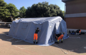 Lezioni in tenda, il Centrosinistra: “Per Truzzu, i bimbi non sono una priorità”