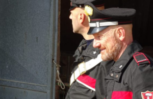 Va al ristorante, ma il suo cane aggredisce una ragazza: architetto denunciato