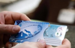 All’imbarco di Elmas con i documenti falsi: arrestato cittadino siriano