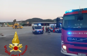 Palau, auto va a sbattere contro camion dei rifiuti: ferita una coppia