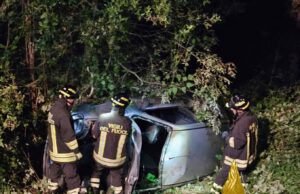 Fuori strada a Osilo: conducente salvata dai Vigili del fuoco