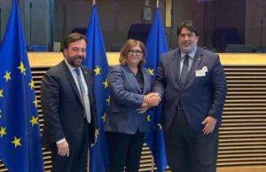 Aerei, la Regione porta a Bruxelles il modello sardo. L’Ue: “Piena disponibilità”