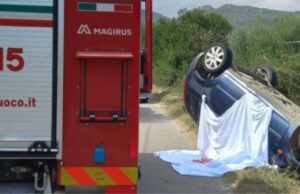 Siniscola: l’auto esce di strada e si ribalta, operaio muore schiacciato