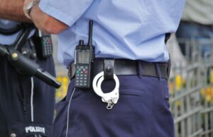 Tenta furto in negozio di moto, beccato dalla vigilanza a Cagliari