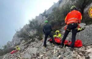 Precipita in una scarpata a Cala Gonone, in salvo una turista di 29 anni