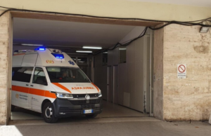 Nuovo incidente in via Peretti: il pedone investito è grave