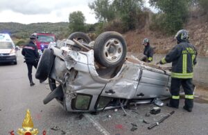Scontro tra due auto a Lanusei, una si ribalta: ferita una donna