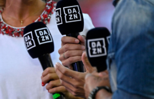 Serie A, i diritti tv ancora a Dazn e Sky: il Cagliari vota contrario