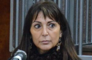 Schianto sulla 389, la direttrice del carcere resta in coma farmacologico