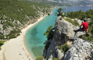 Il paradiso costiero di Cala Luna verso il numero chiuso nel 2024