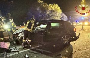Perde il controllo dell’auto sulla ss 125 e va a sbattere contro il guardrail