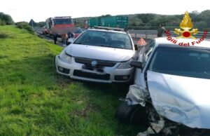 Incidente sulla 131, coinvolte tre auto