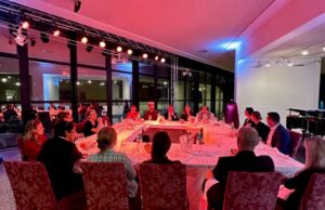 L’OperaCena con il maestro, l’esperimento sociale che lancia il nuovo format di promozione del Teatro Lirico di Cagliari.