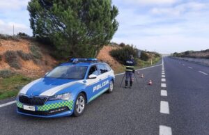 Gira con 10 coltelli nell’auto: denunciato sulla statale 195