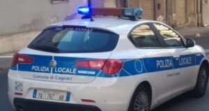 Cagliari, puzza in via Napoli: scatta l’allarme, ma era carne marcia in un deposito